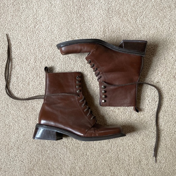 Anne Klein Shoes - Anne Klein brown leather lace up boots